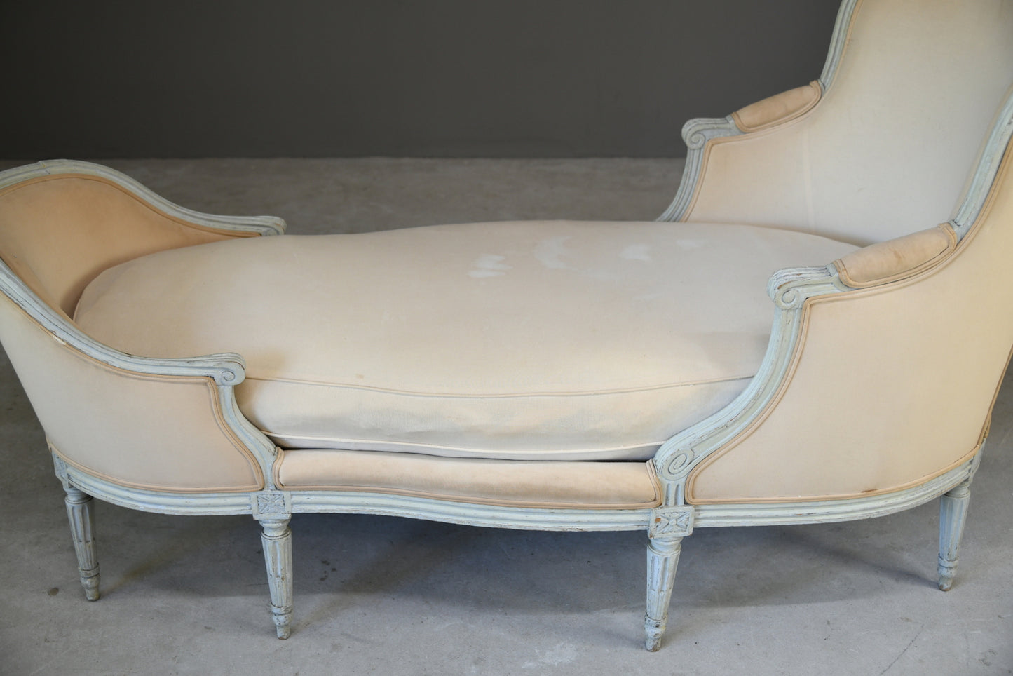 French Style Duchess En Bateau Chaise Longue