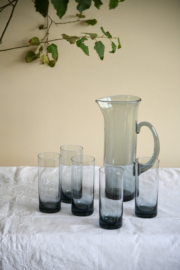 Home & Garden > Kitchen & Dining > Tableware > Serveware > Serving Pitchers & Carafes