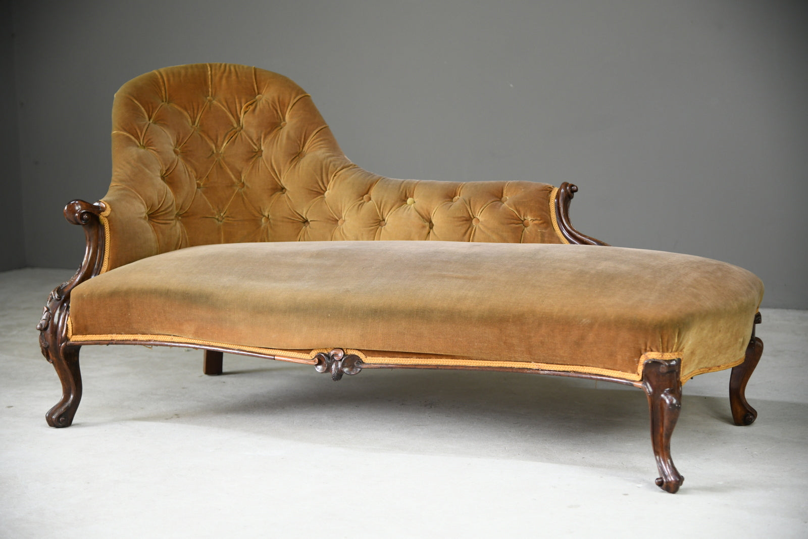 Victorian Button Back Chaise Longue