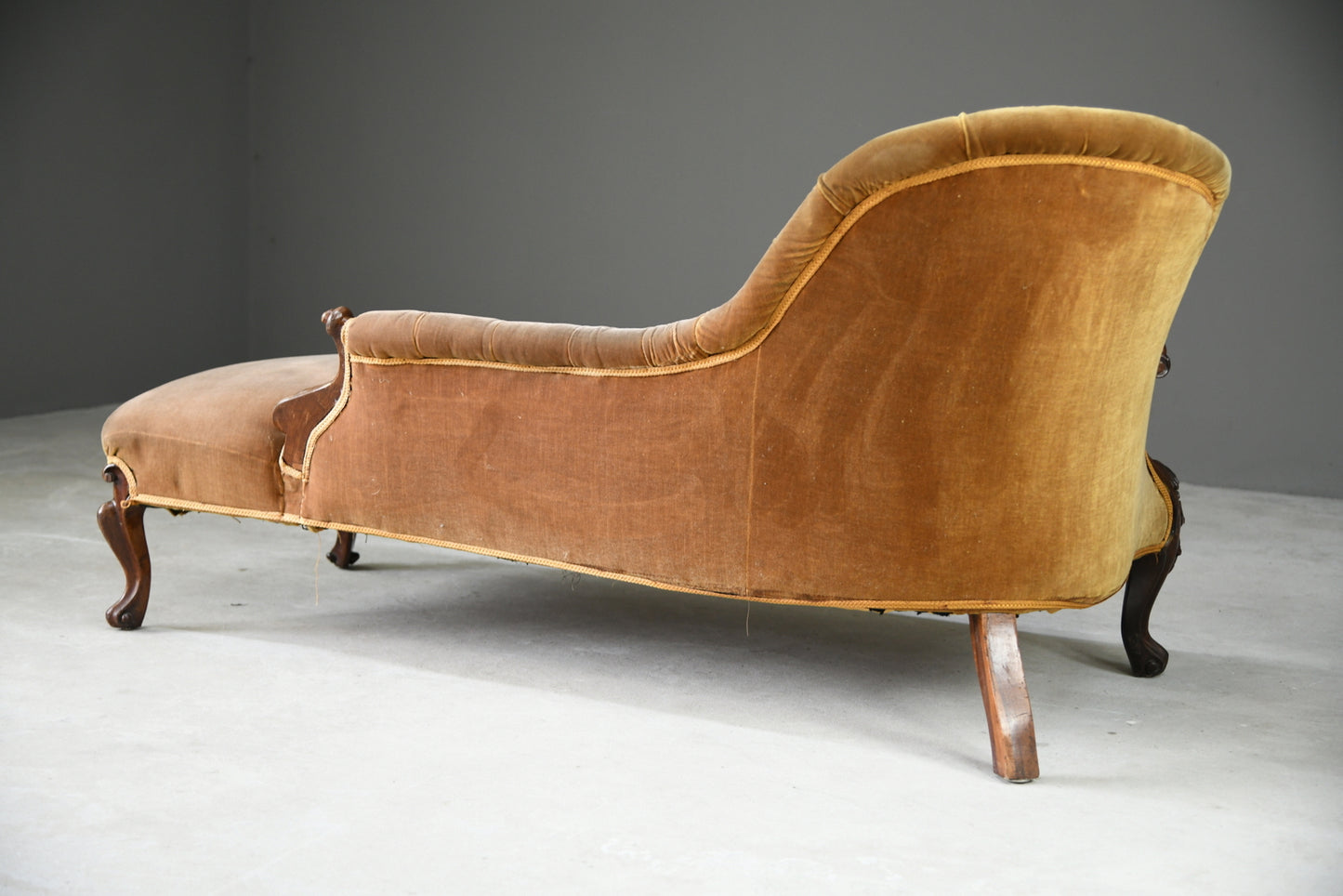 Victorian Button Back Chaise Longue