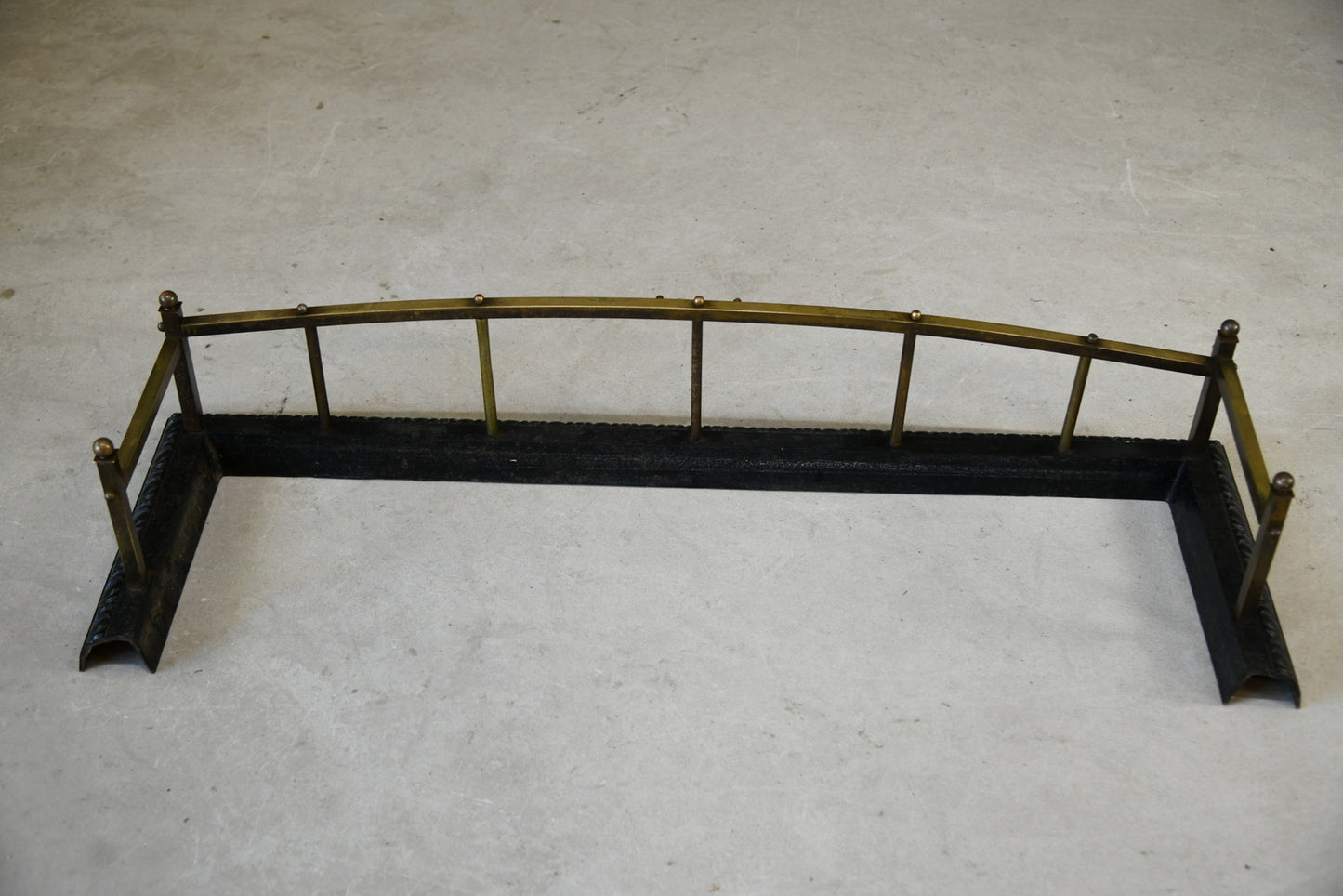 Antique Victorian Falkirk Cast Iron Fire Fender