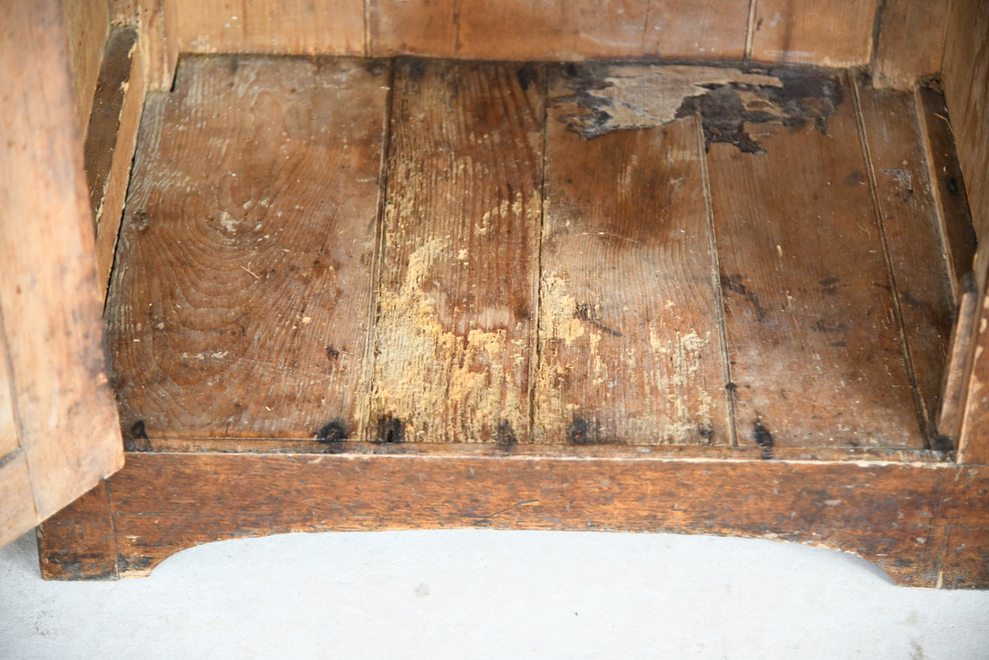 Large Grained Pine West Country Dresser