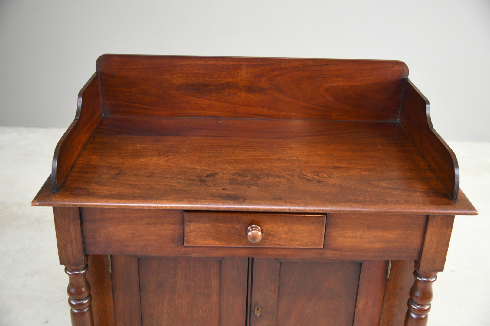 Victorian Mahogany Washstand