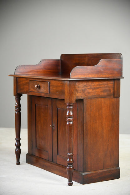 Victorian Mahogany Washstand