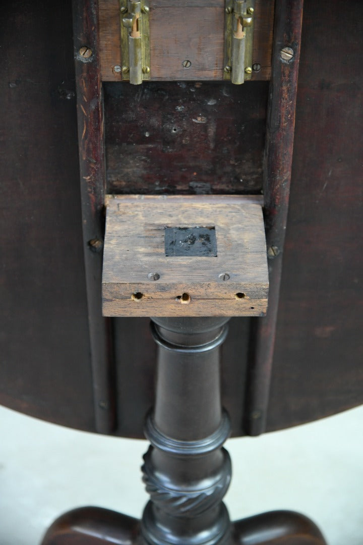 Georgian Mahogany Tilt Top Table