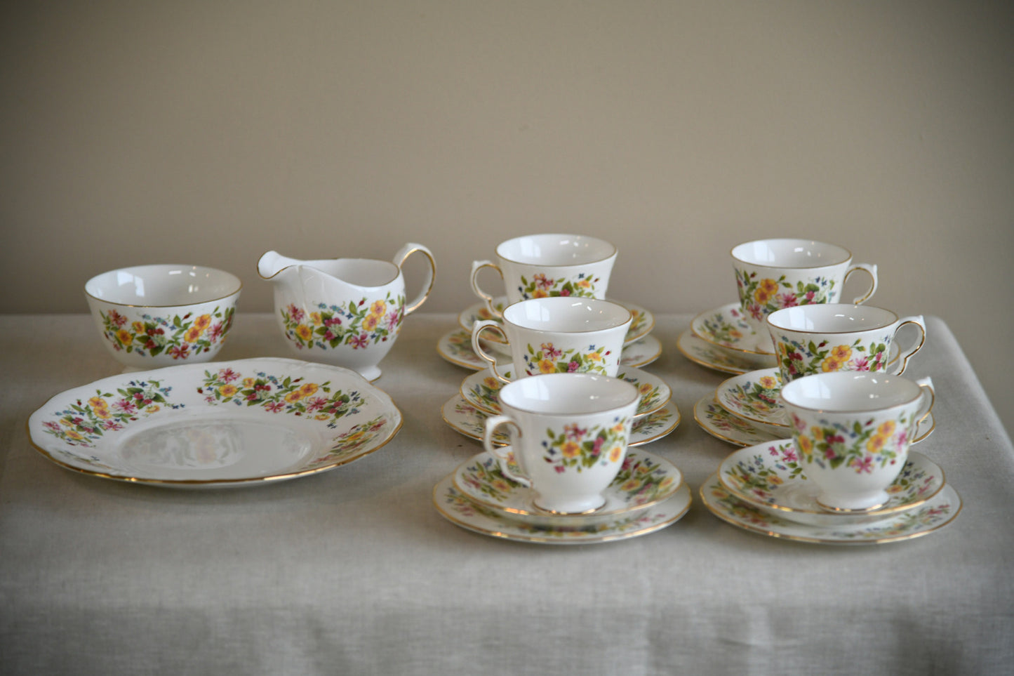 Colclough Part Tea Set Cups & Saucers