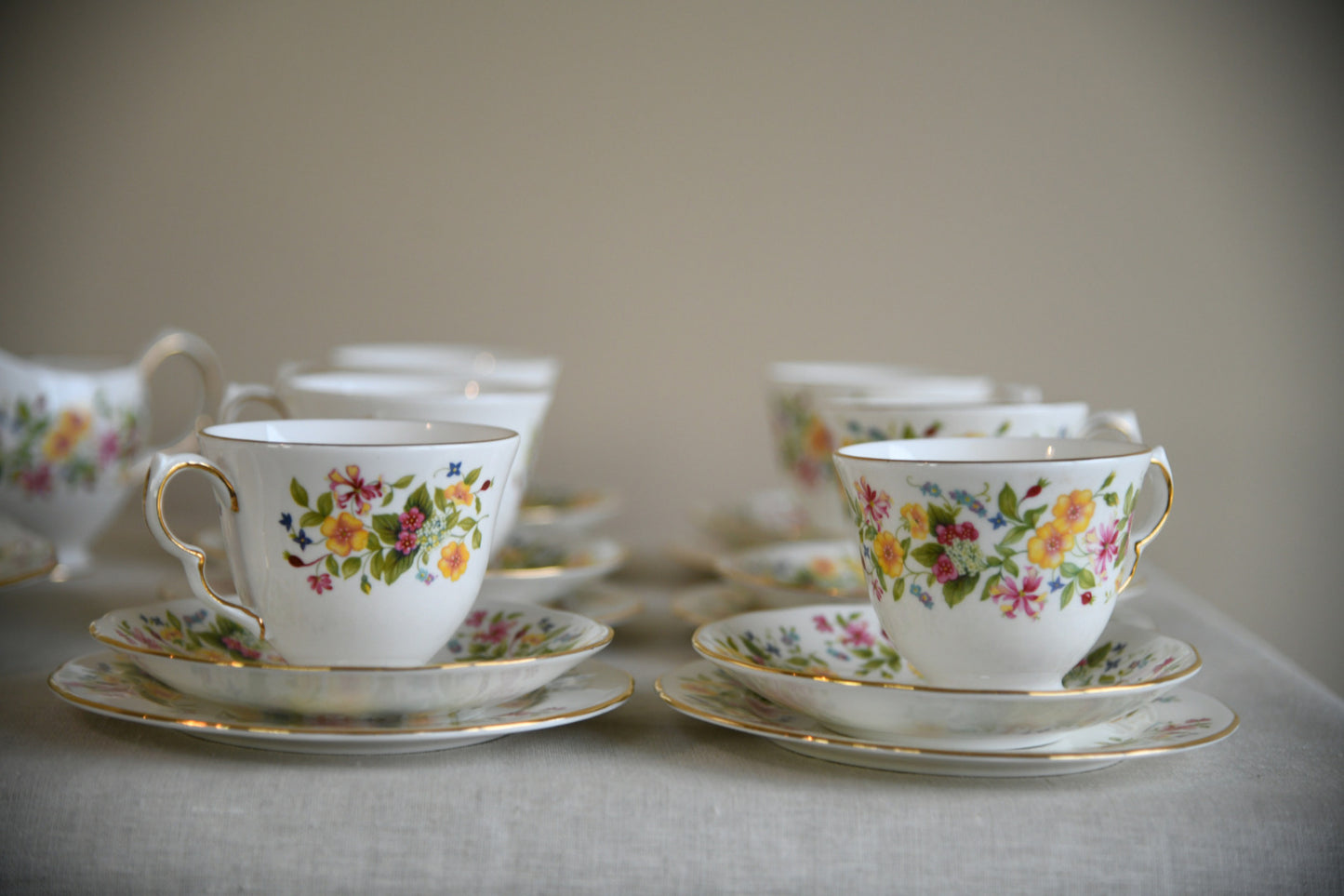 Colclough Part Tea Set Cups & Saucers
