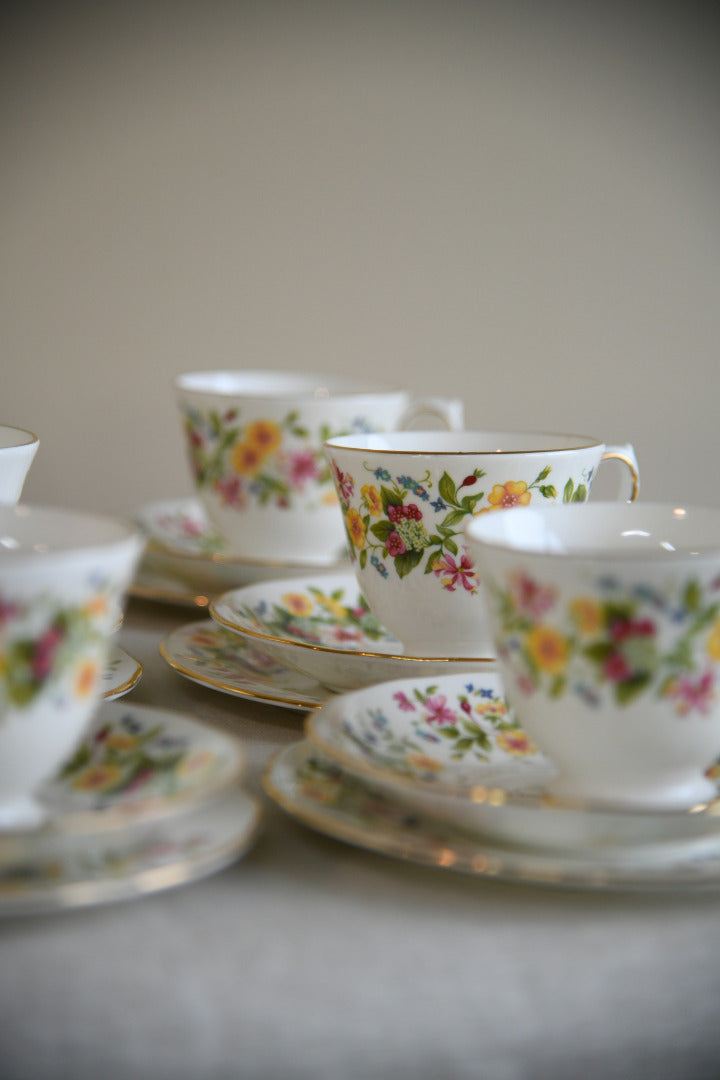 Colclough Part Tea Set Cups & Saucers
