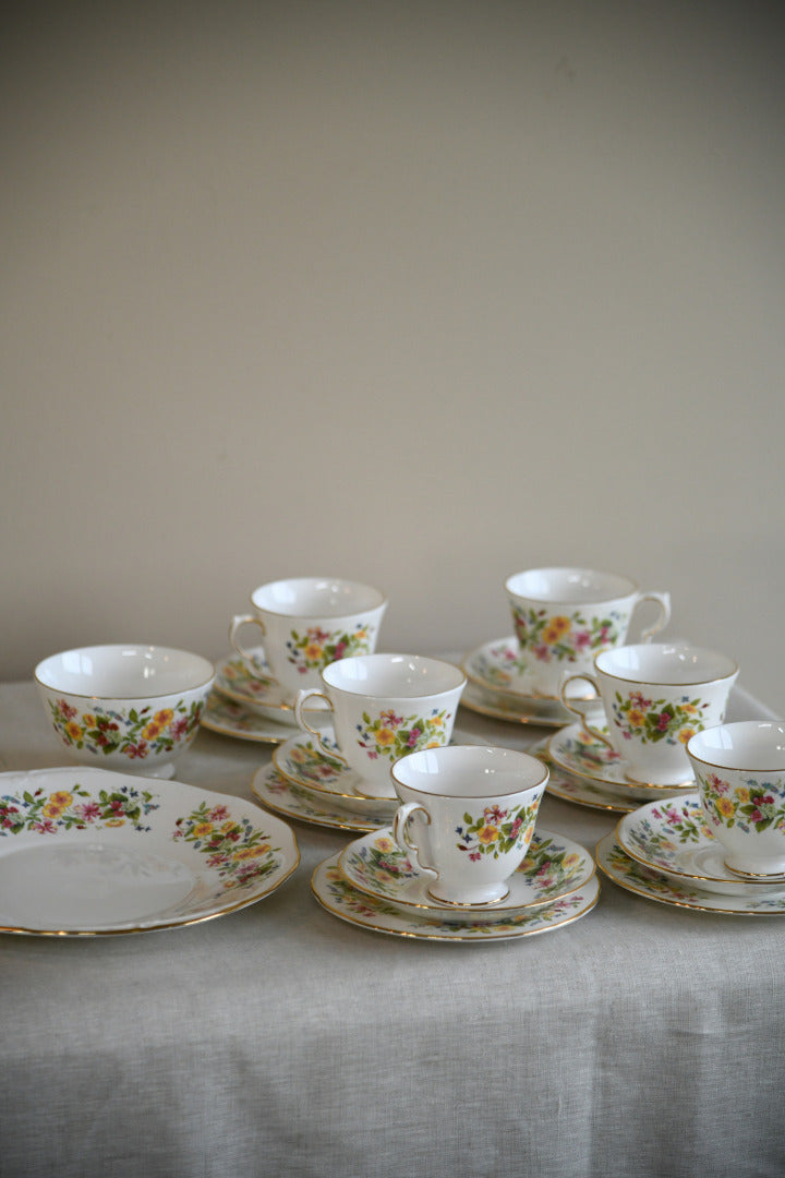 Colclough Part Tea Set Cups & Saucers
