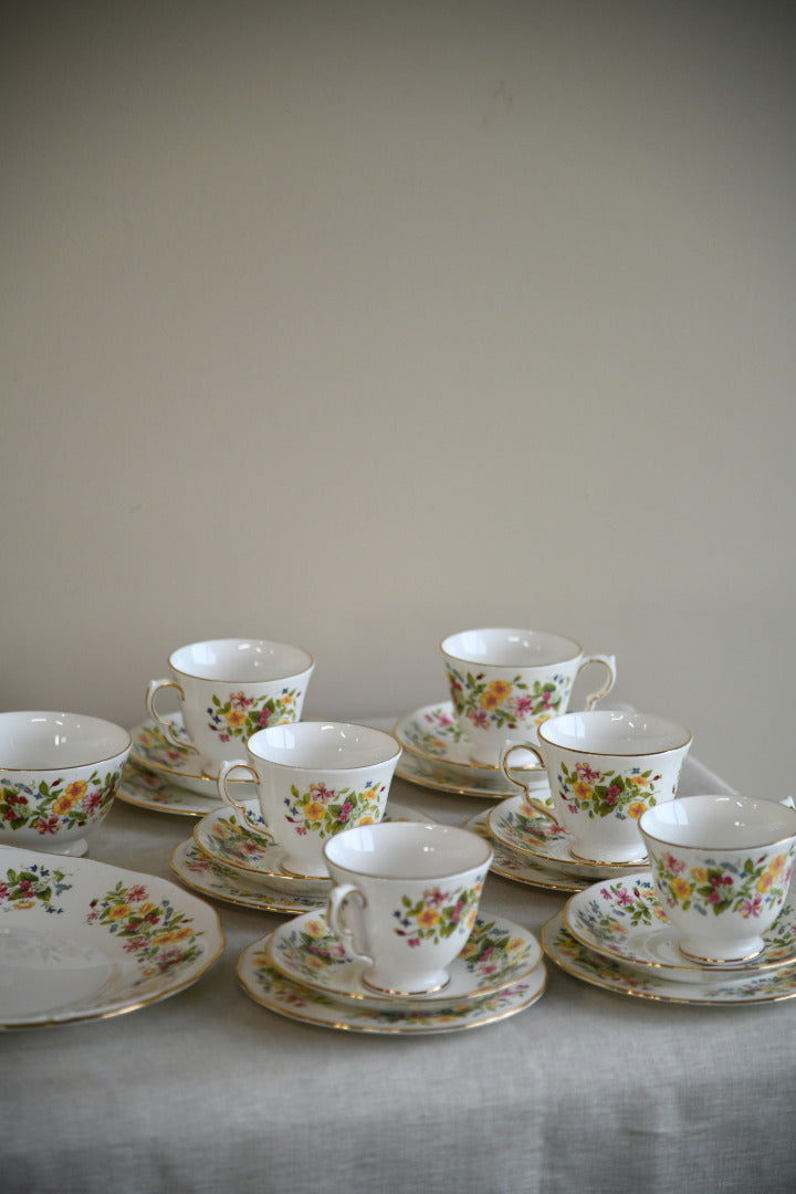 Colclough Part Tea Set Cups & Saucers