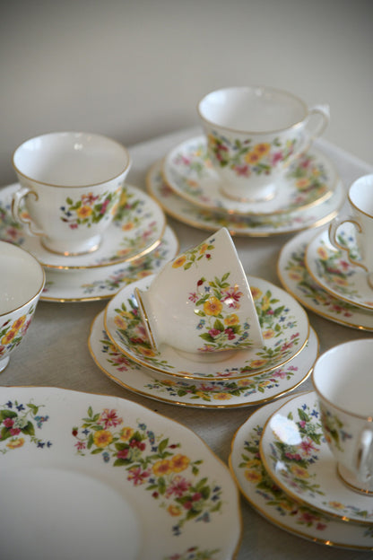 Colclough Part Tea Set Cups & Saucers