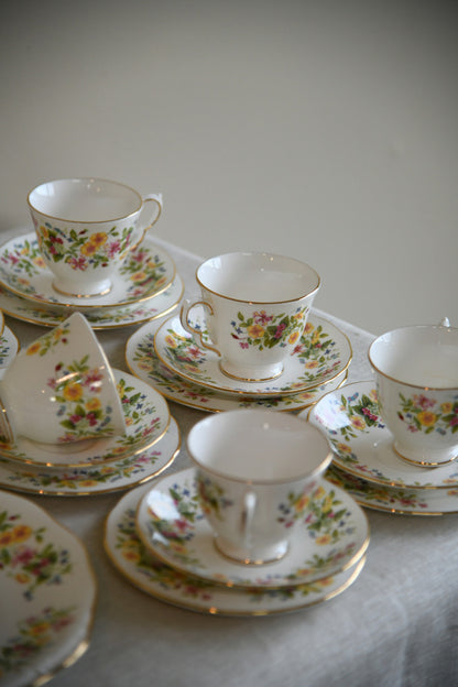 Colclough Part Tea Set Cups & Saucers