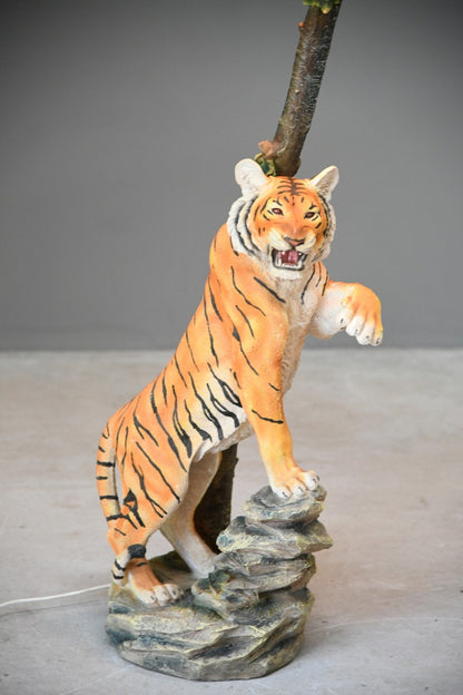 Kitsch Tiger Lamp