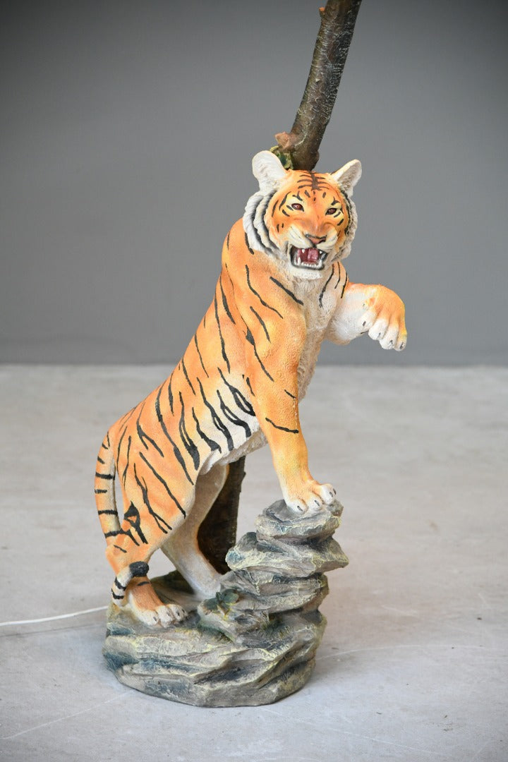 Kitsch Tiger Lamp