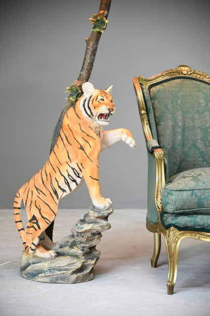 Kitsch Tiger Lamp