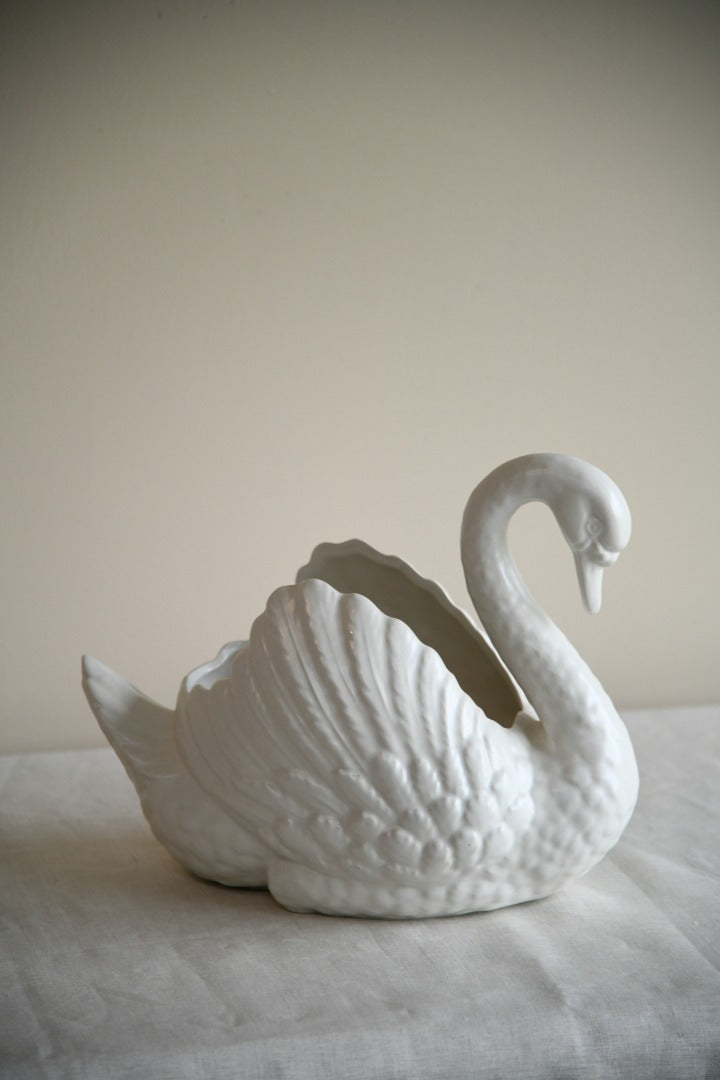 Dartmouth Swan Plant Pot