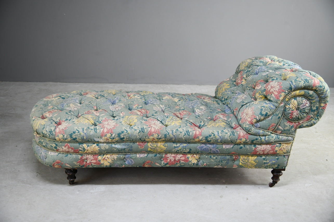 Victorian Buttoned Upholstered Chaise