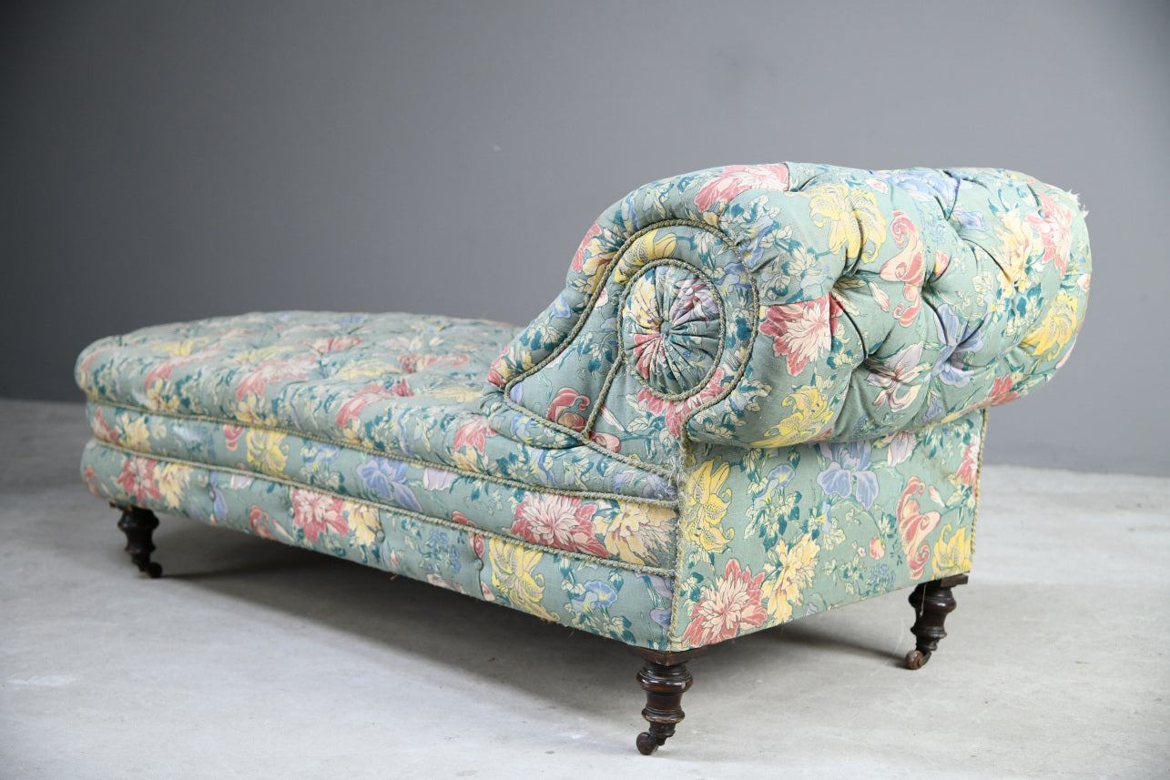 Victorian Buttoned Upholstered Chaise