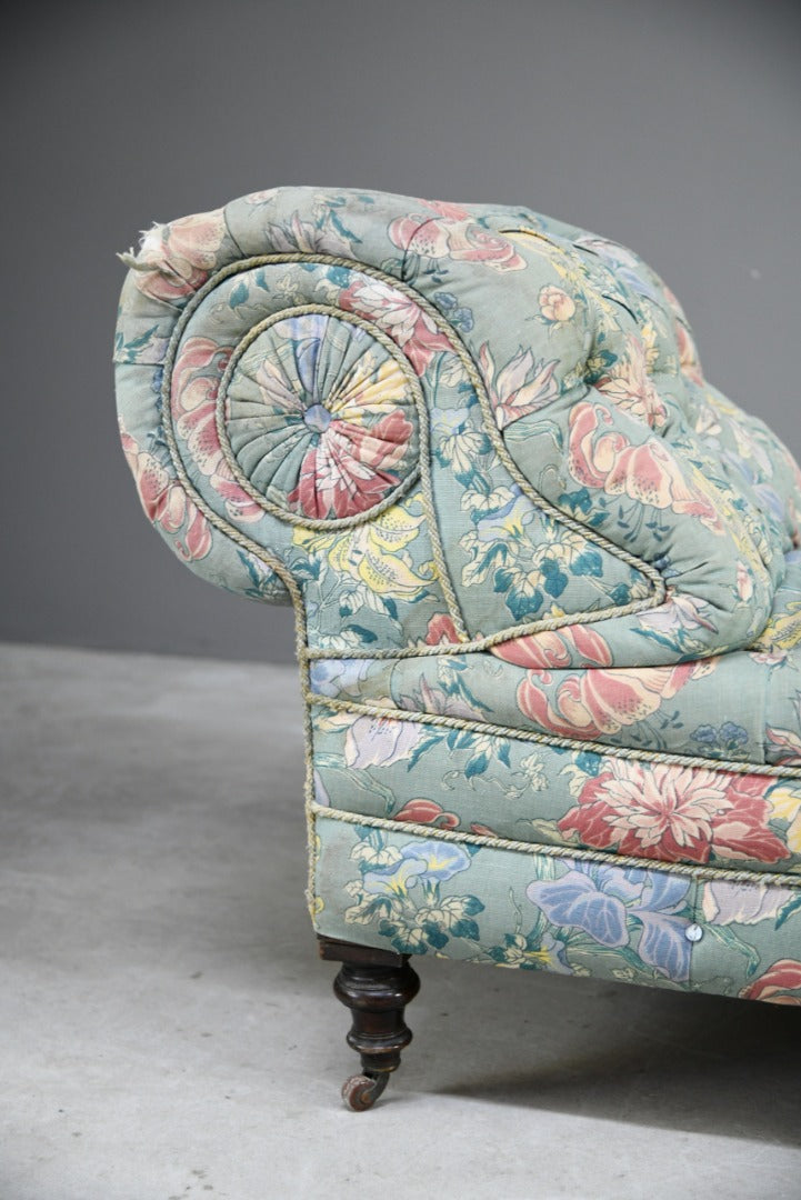 Victorian Buttoned Upholstered Chaise