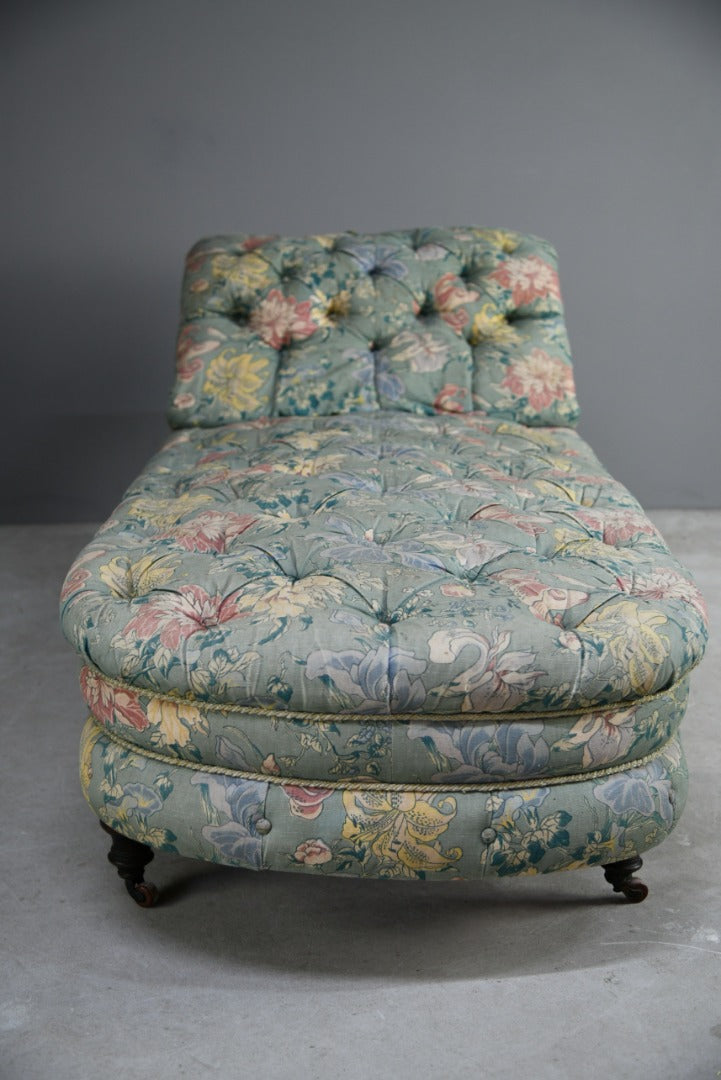 Victorian Buttoned Upholstered Chaise