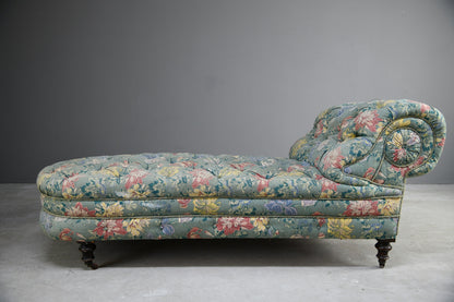 Victorian Buttoned Upholstered Chaise