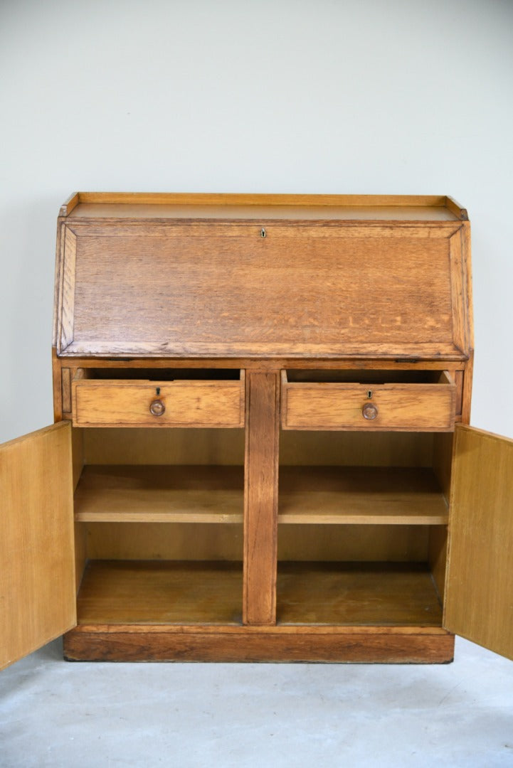 Mid 20th Century Oak Bureau