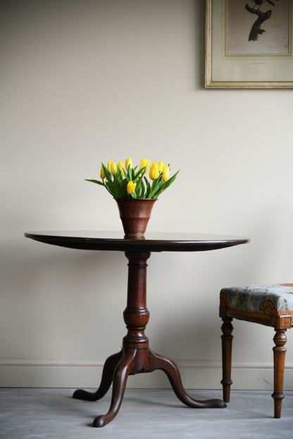 Georgian Mahogany Tilt Top Table