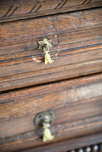 Early 18th Century Oak Chest of Drawers