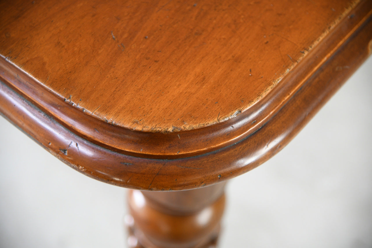 Victorian Mahogany Dining Table