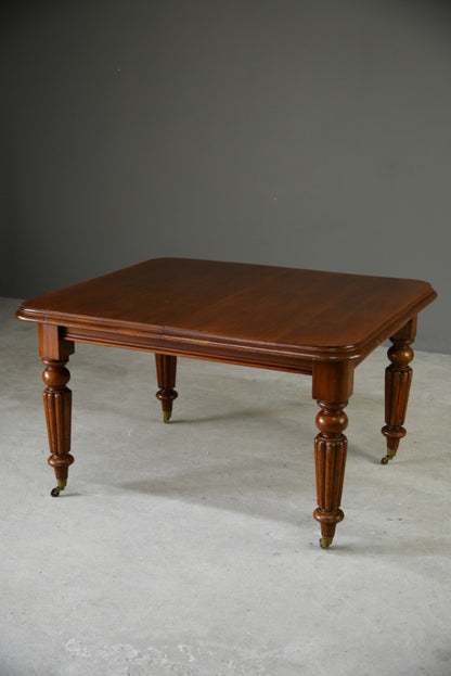 Victorian Mahogany Dining Table