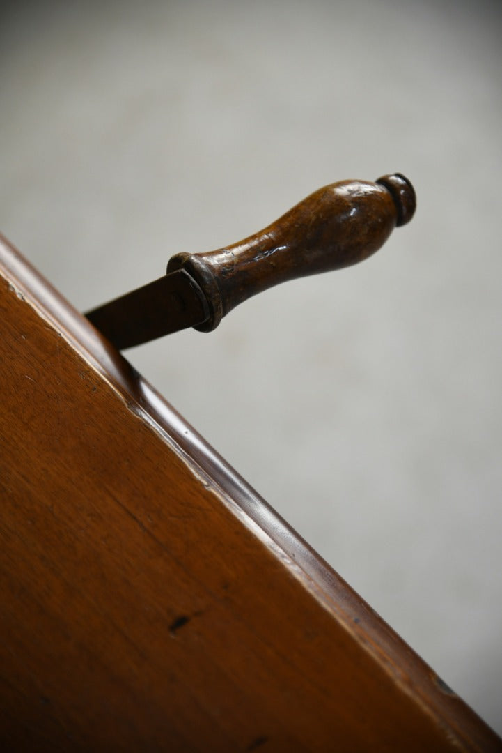 Victorian Mahogany Dining Table