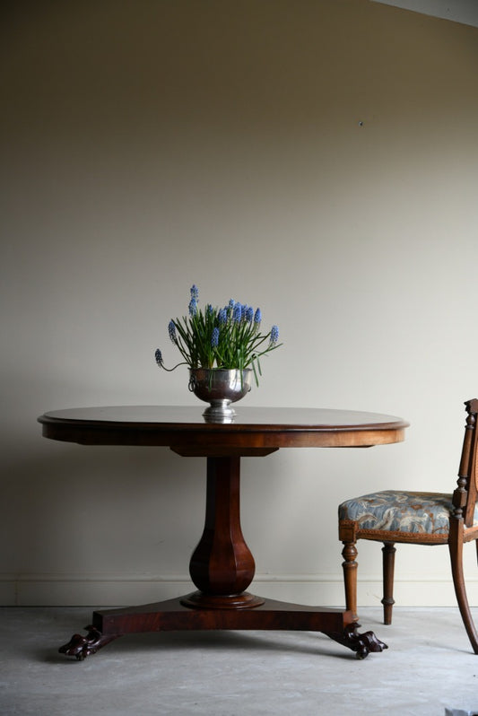 Antique Flame Mahogany Round Tilt Top Table