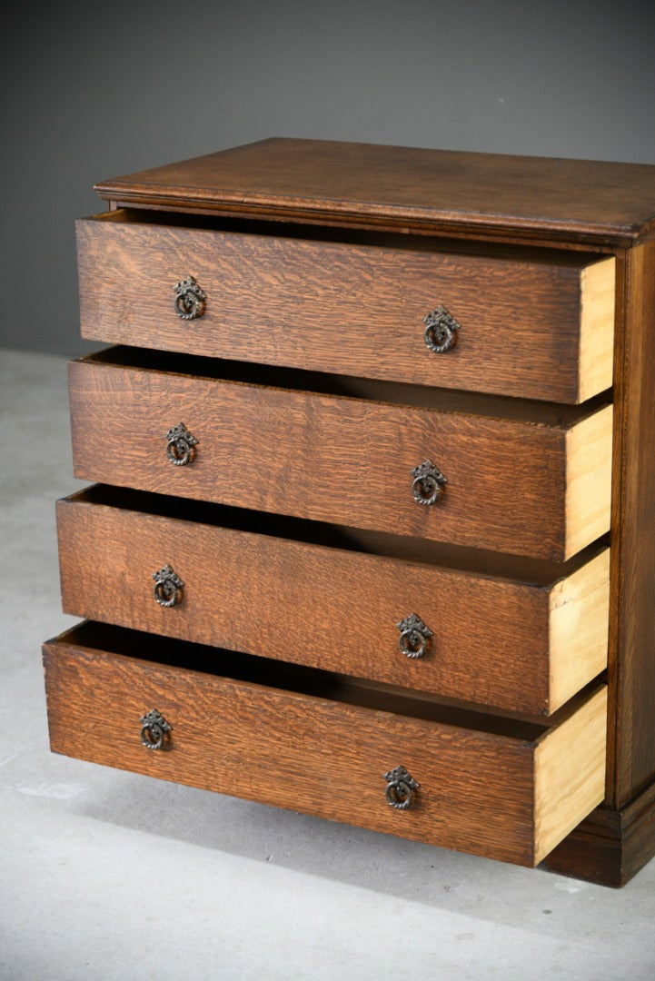 Vintage Oak Chest of Drawers