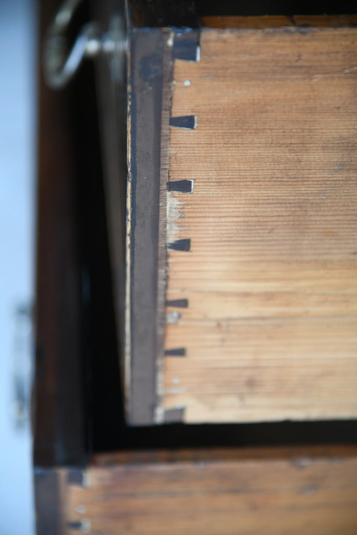 Oyster Veneer Chest of Drawers