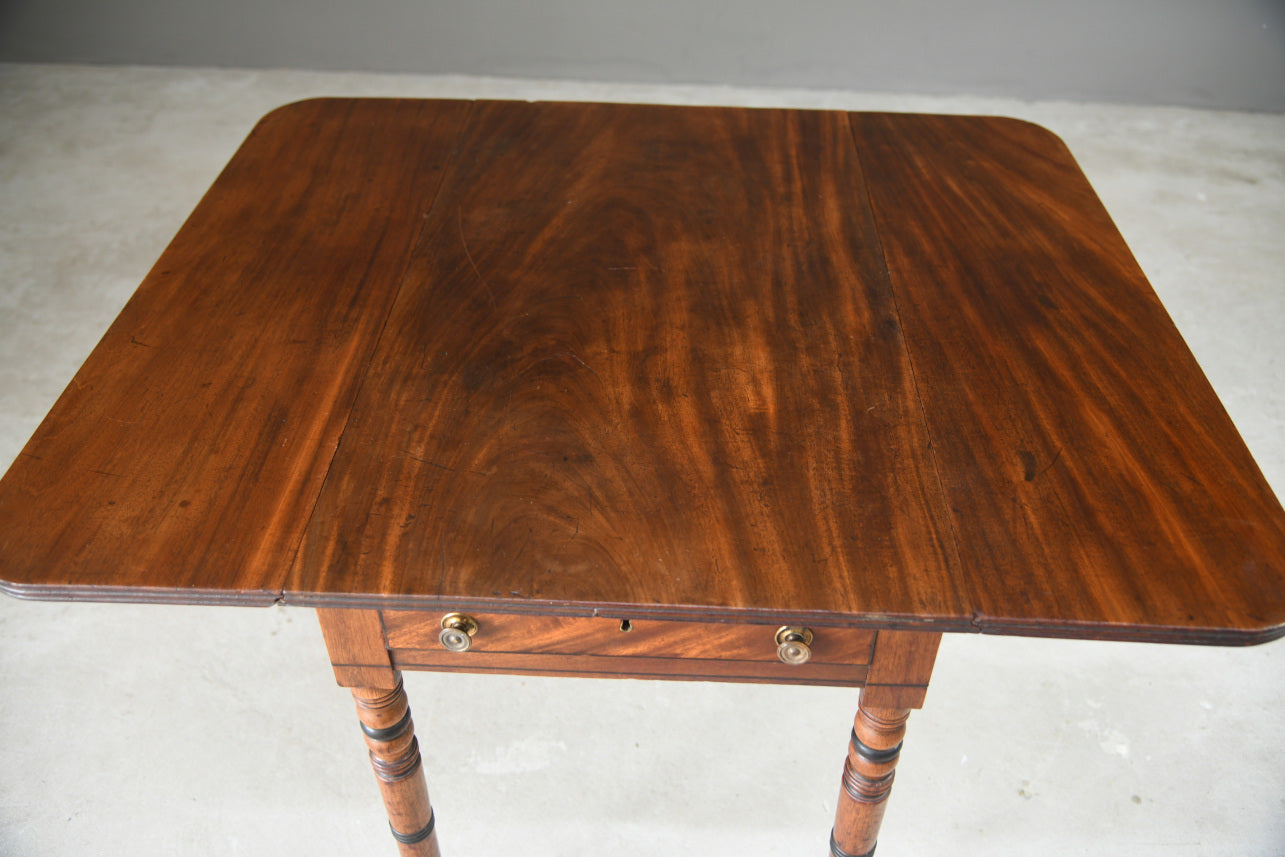 Early 19th Century Mahogany Pembroke Table