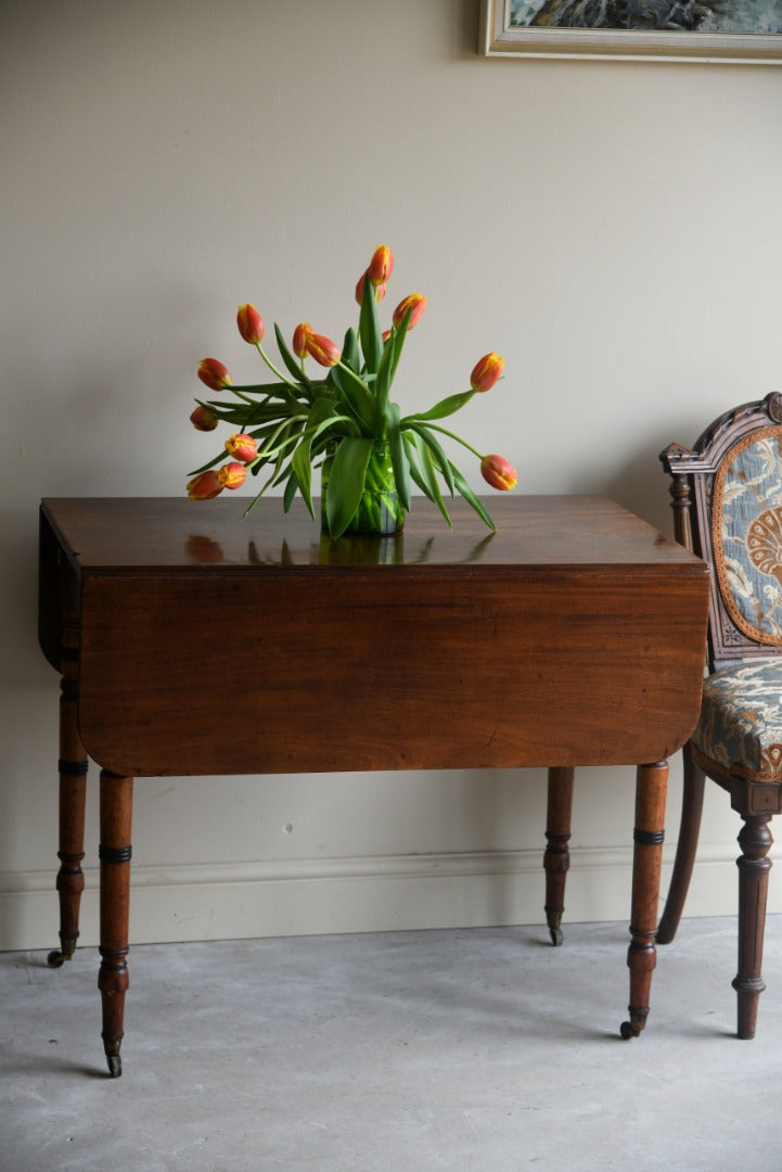 Early 19th Century Mahogany Pembroke Table