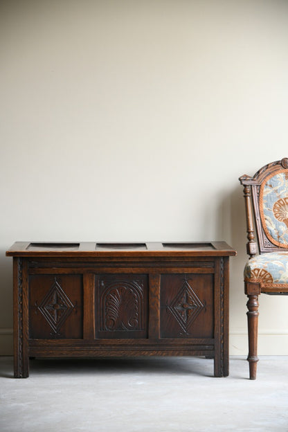 Traditional Style Oak Chest