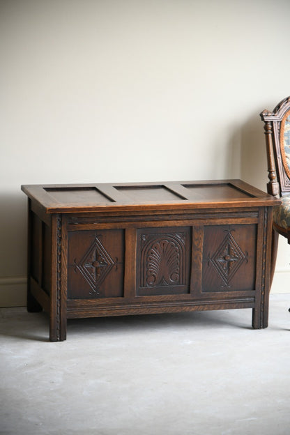 Traditional Style Oak Chest
