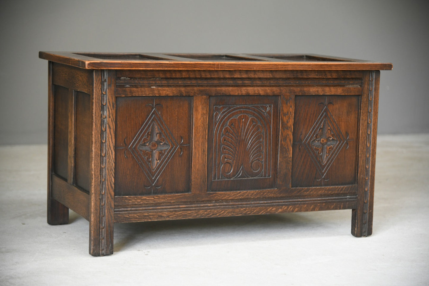 Traditional Style Oak Chest