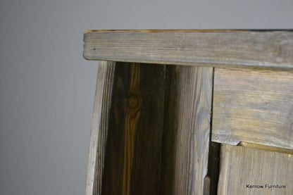 Tavern Style High Back Rustic Pine Settle - Kernow Furniture