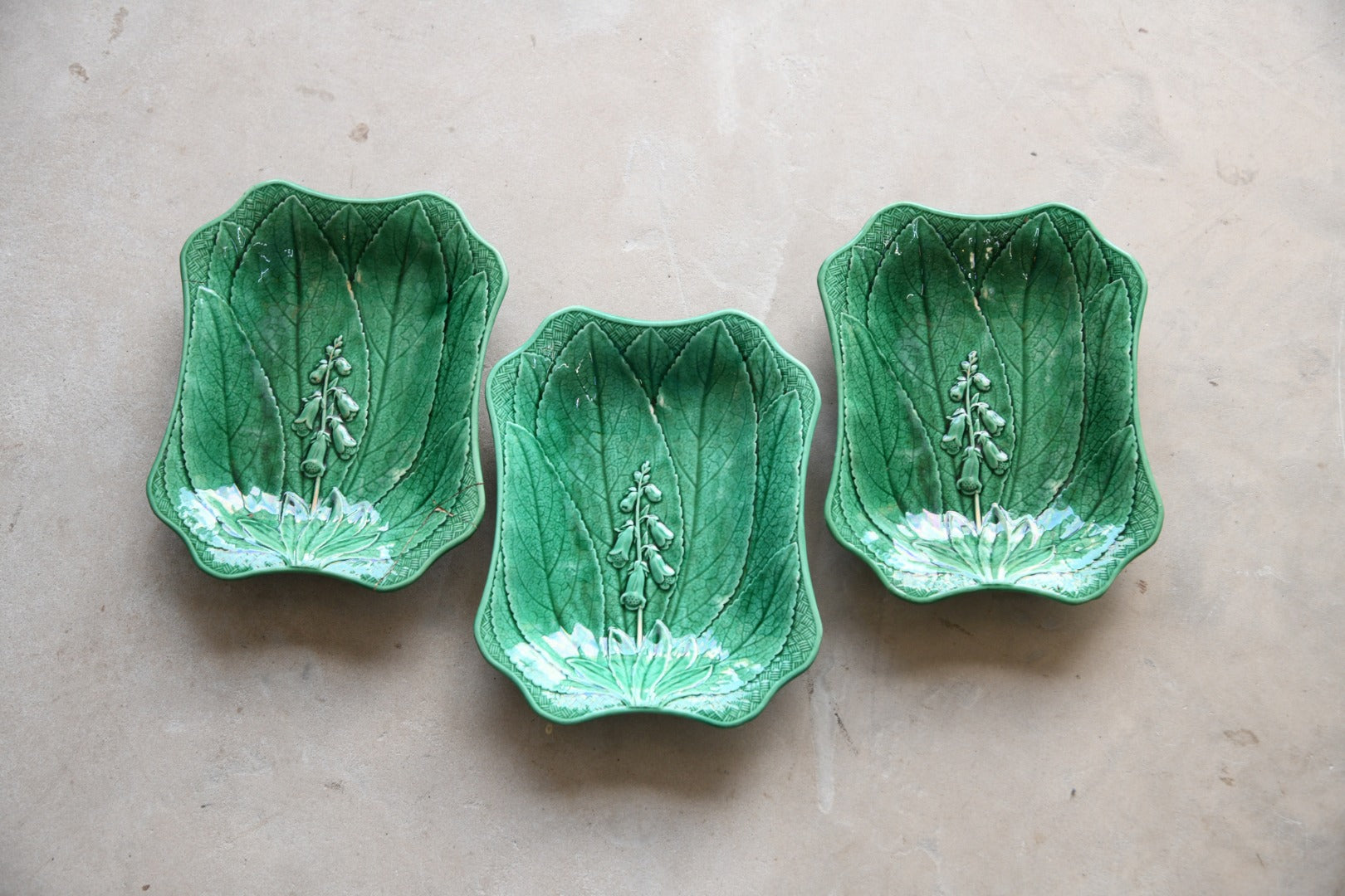 3 Wedgwood Green Majolica Foxglove Dishes