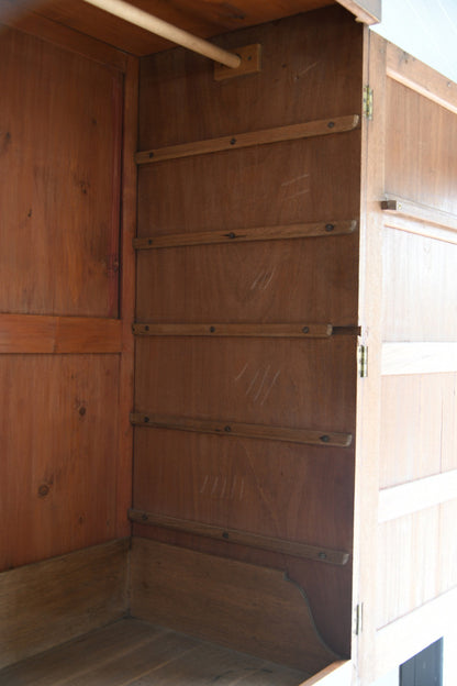 Regency Mahogany Linen Press