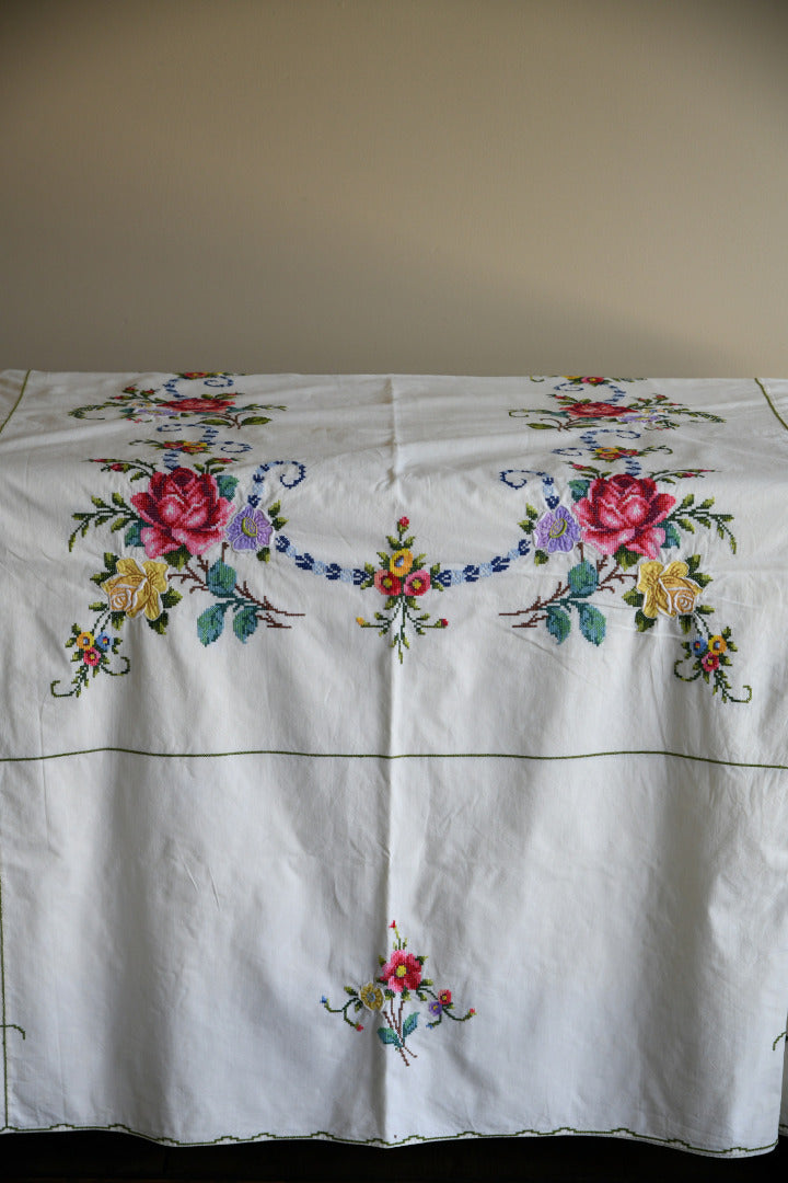 Embroidered Floral Tablecloth & Napkins