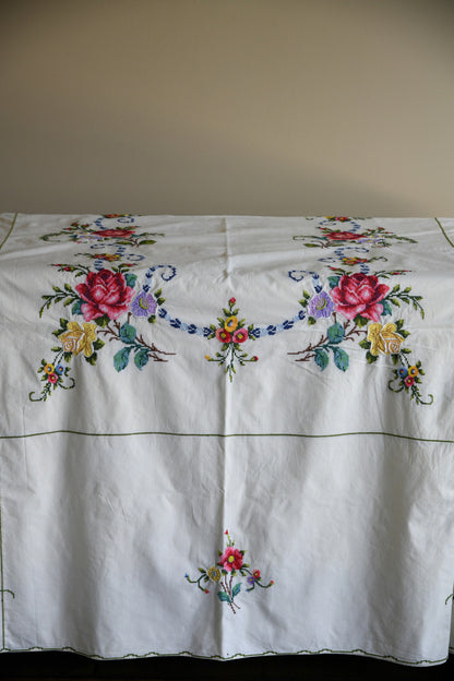 Embroidered Floral Tablecloth & Napkins