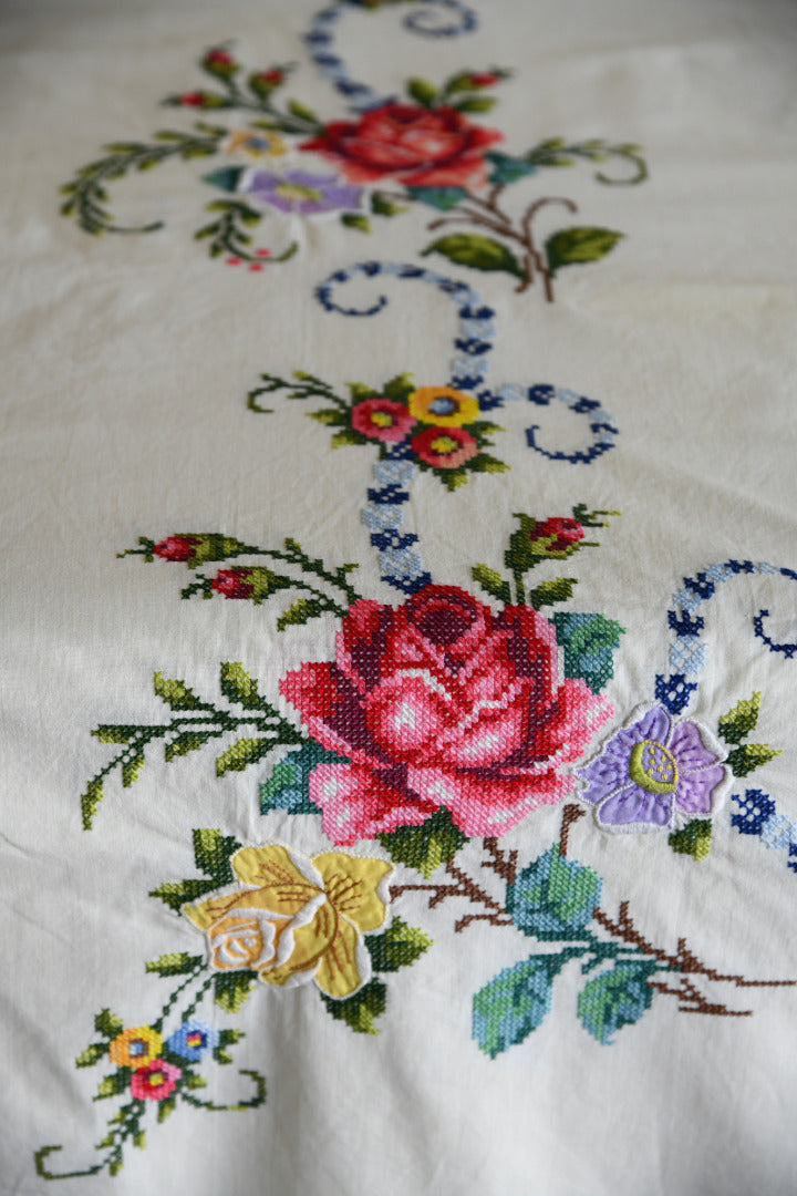 Embroidered Floral Tablecloth & Napkins