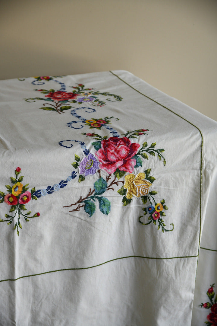 Embroidered Floral Tablecloth & Napkins