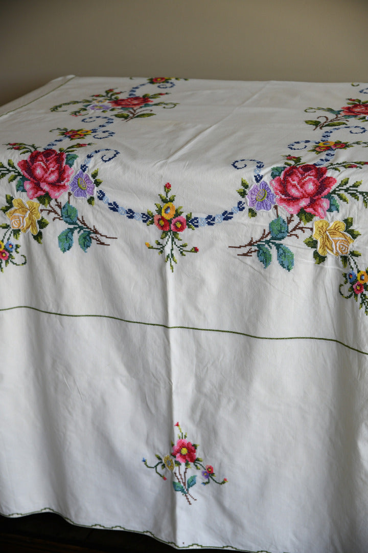 Embroidered Floral Tablecloth & Napkins
