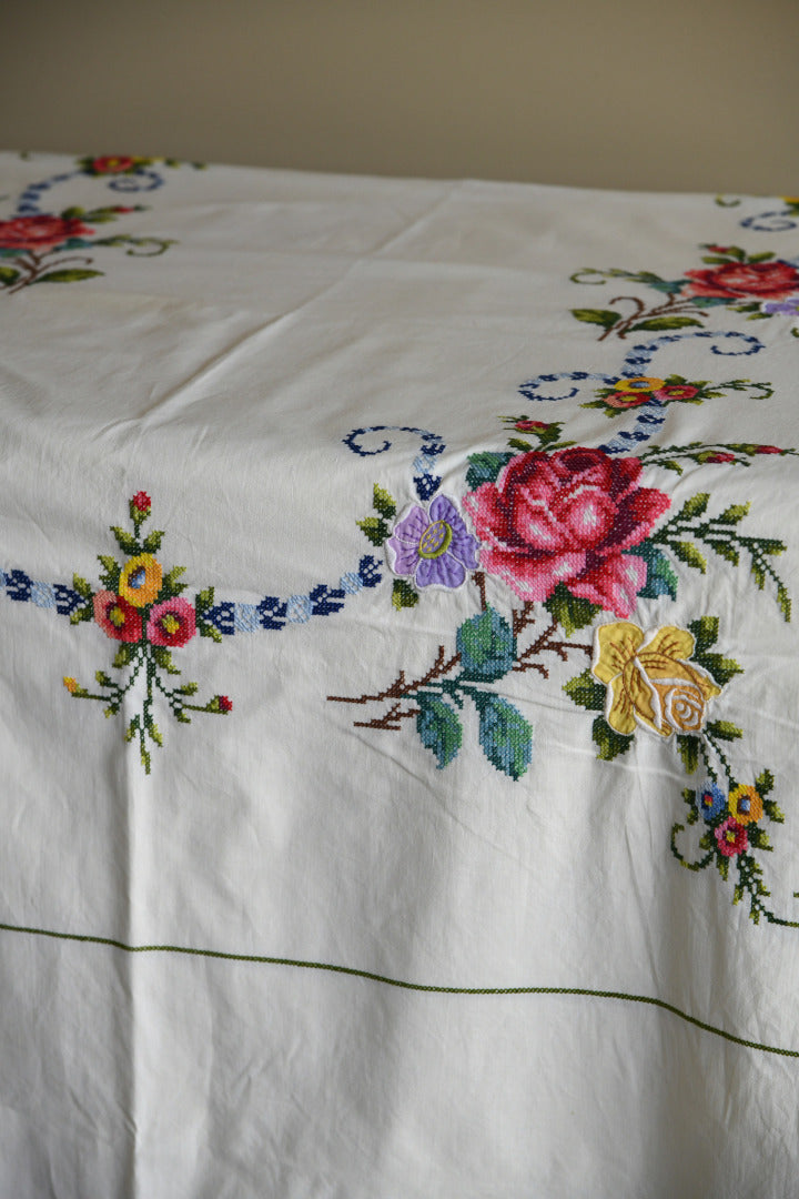 Embroidered Floral Tablecloth & Napkins