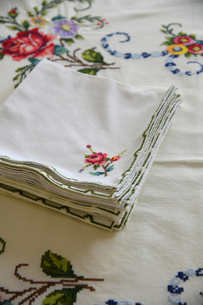 Embroidered Floral Tablecloth & Napkins