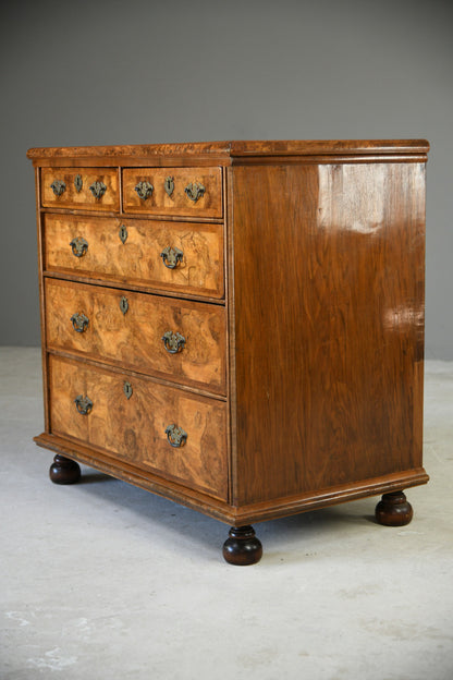 18th Century & Later Walnut Chest of Drawers